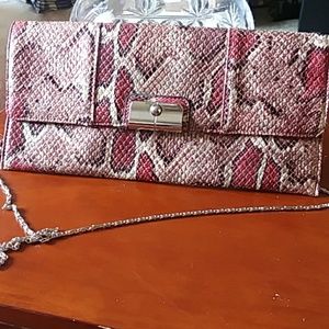 For all pink python lovers! Alba clutch!